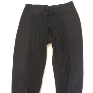 CLEARANCE! Lululemon cropped black leggings size 2